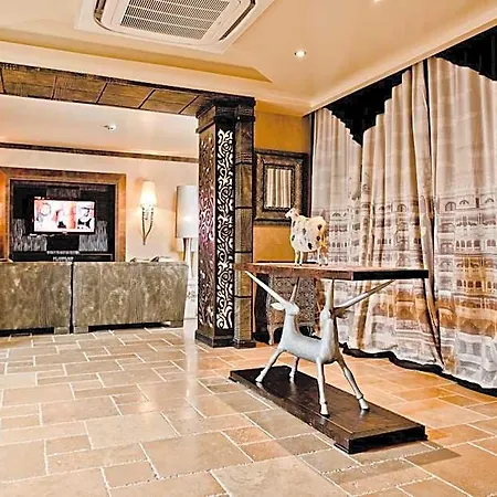 Hotel Royal Castle Design &