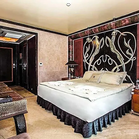 Hotel Royal Castle Design &